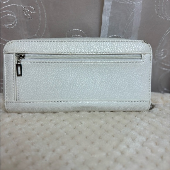 Guess Airlia Color Block Women’s Zip Around Wallet - Picture 2 of 12